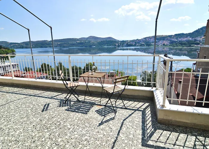 Leonidas\' Privileged Home
